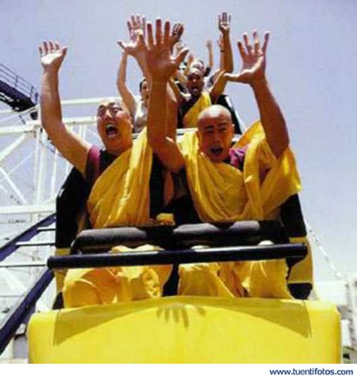 Monjes En Montaña Rusa