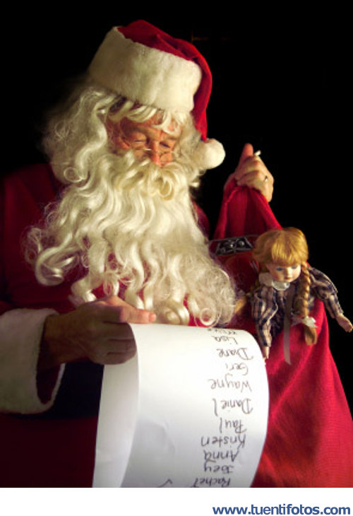 Papa Noel Revisando La Lista