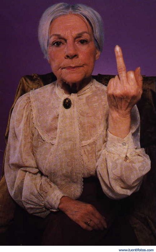 Personas de Abuela Enojada