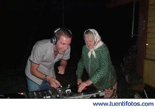 Personas de Abuela Scratching