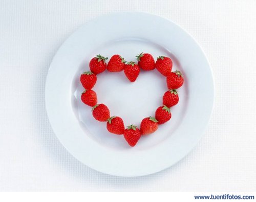 Amor de Fresas Formando Corazón